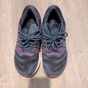 Asics gel nimbus 23 worn once